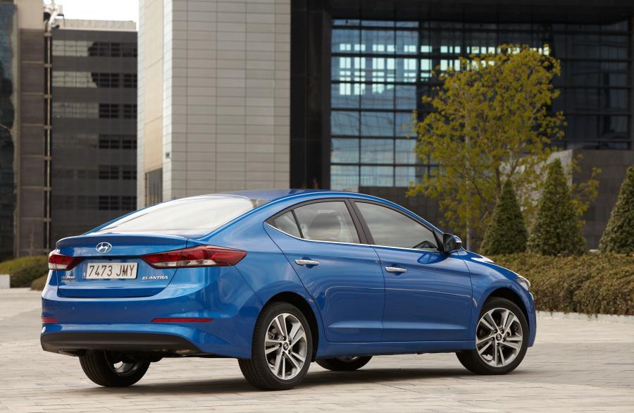  Hyundai Elantra 2016 года  (фото 28 из 30)